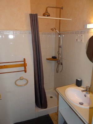 Salle de bain- Chambre 3 personnes ''Frimas hivernaux''