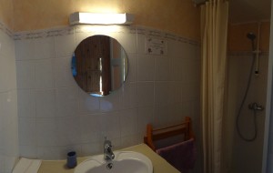 salle de bain- de la chambre 2 personnes 