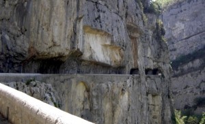 Vercors, Route du vertige- Les grands Goulets, route remplacée par un tunnel depuis 2008