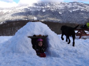 Igloo- sur la terrasse du gîte