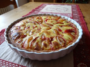 Tarte aux prunes- sur fond de pâte brisée (maison bien sur !) et poudre d'amandes