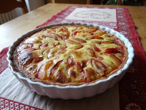 Tarte aux prunes- sur fond de pâte brisée (maison bien sur !) et poudre d'amandes