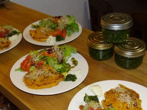 Le Burger végétarien de Stéphanie- Galettes patates douces/carottes, fromage de chèvre, graines germées et ail des ours...